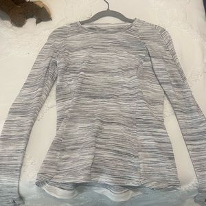 LuluLemon long sleeve shirt size 6 perfect condition